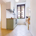 Santa Giulia - Centralissimo Vicino Al Porto Apartman